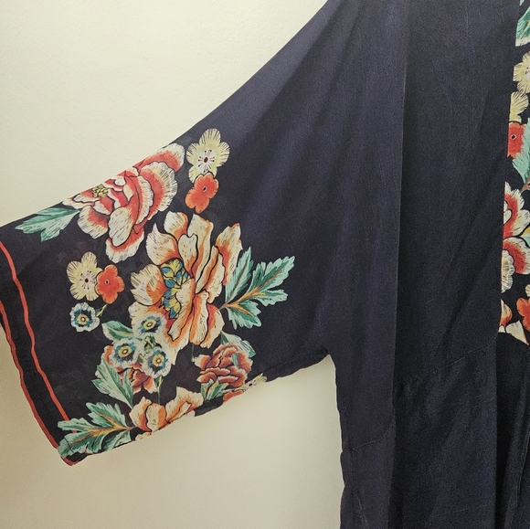 Johnny Was vneck floral tunic - Picture 3 of 11